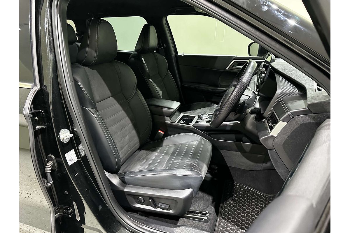 2023 Mitsubishi Outlander LS Black Edition ZM