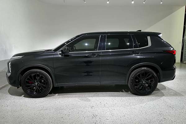 2023 Mitsubishi Outlander LS Black Edition ZM