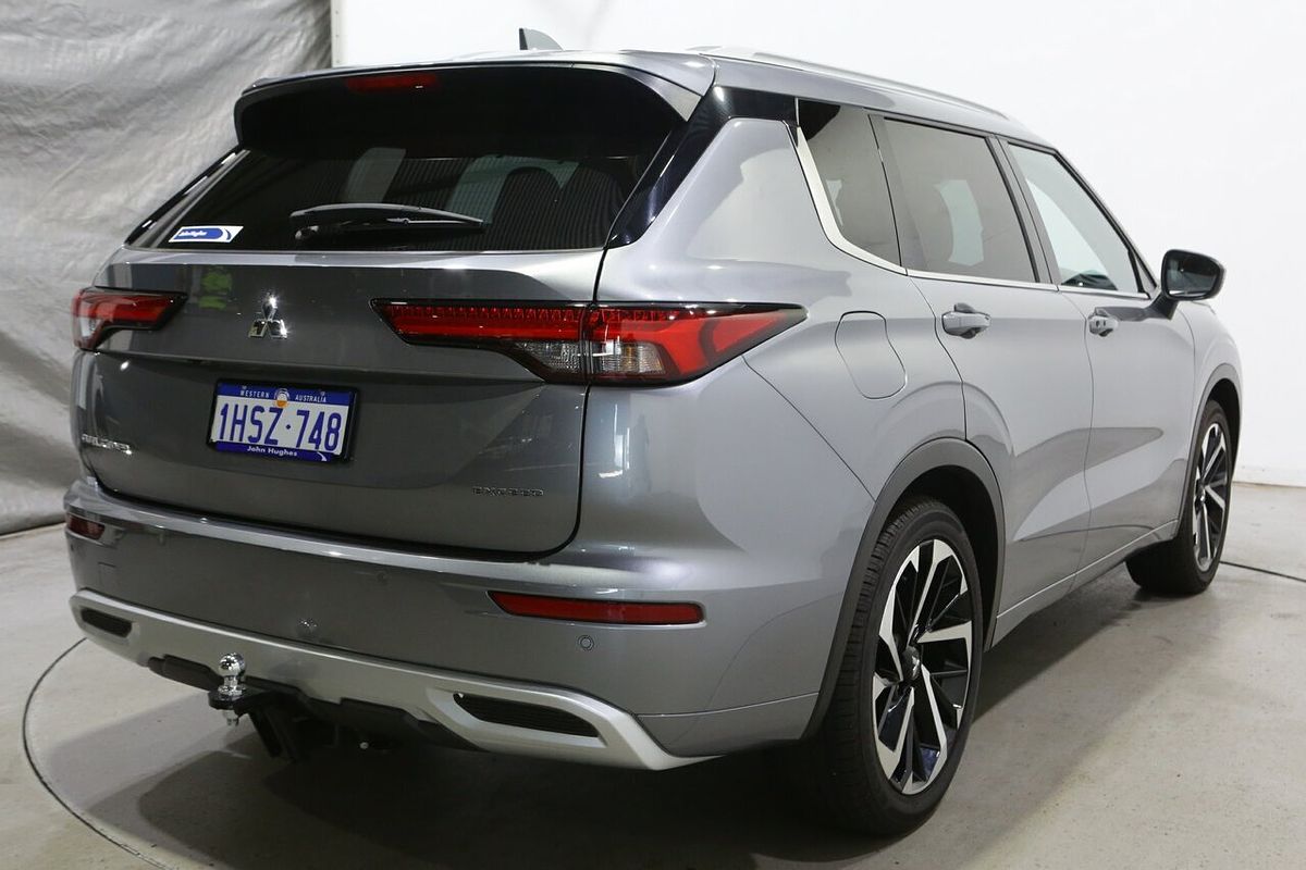 2022 Mitsubishi Outlander Exceed ZM