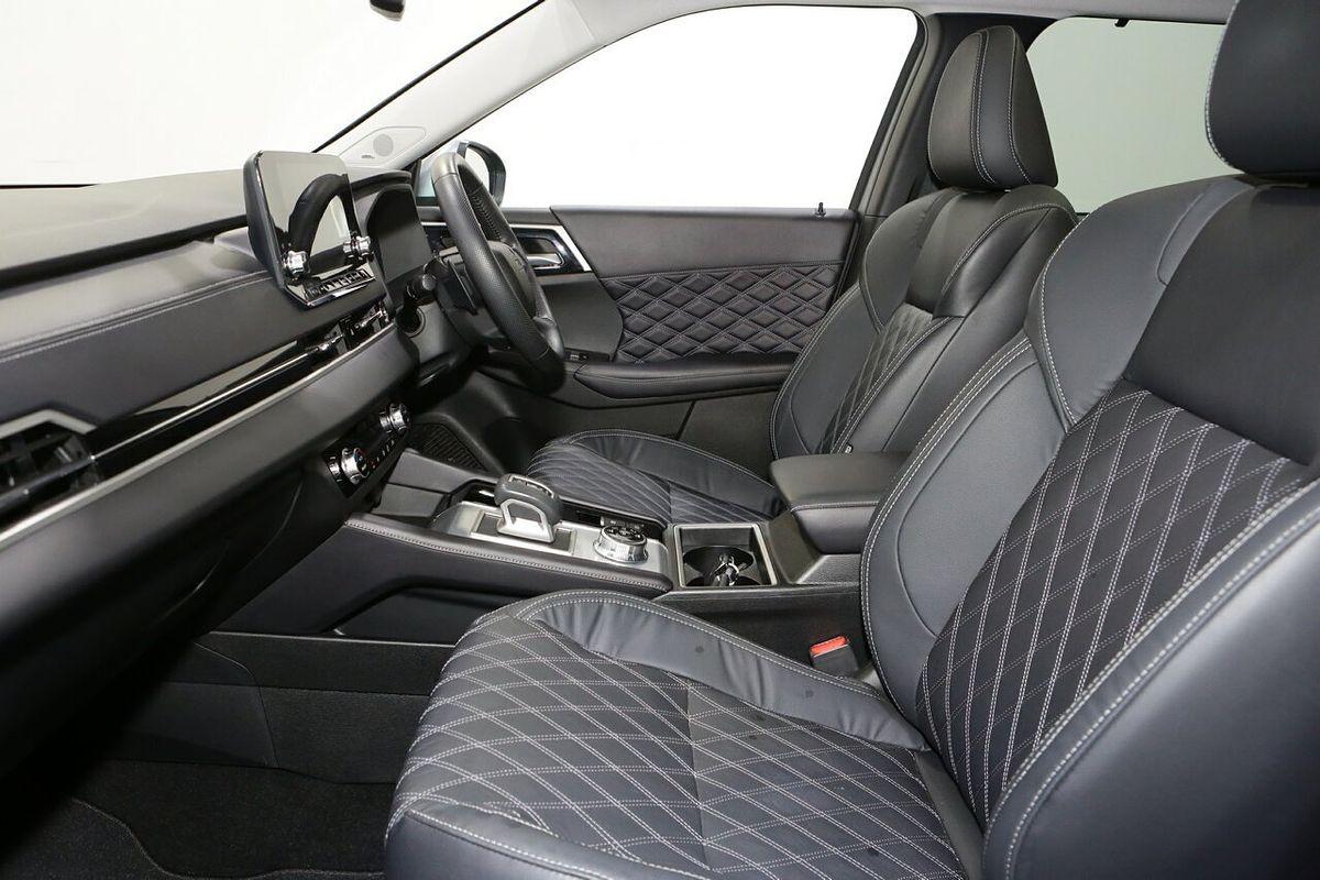 2022 Mitsubishi Outlander Exceed ZM