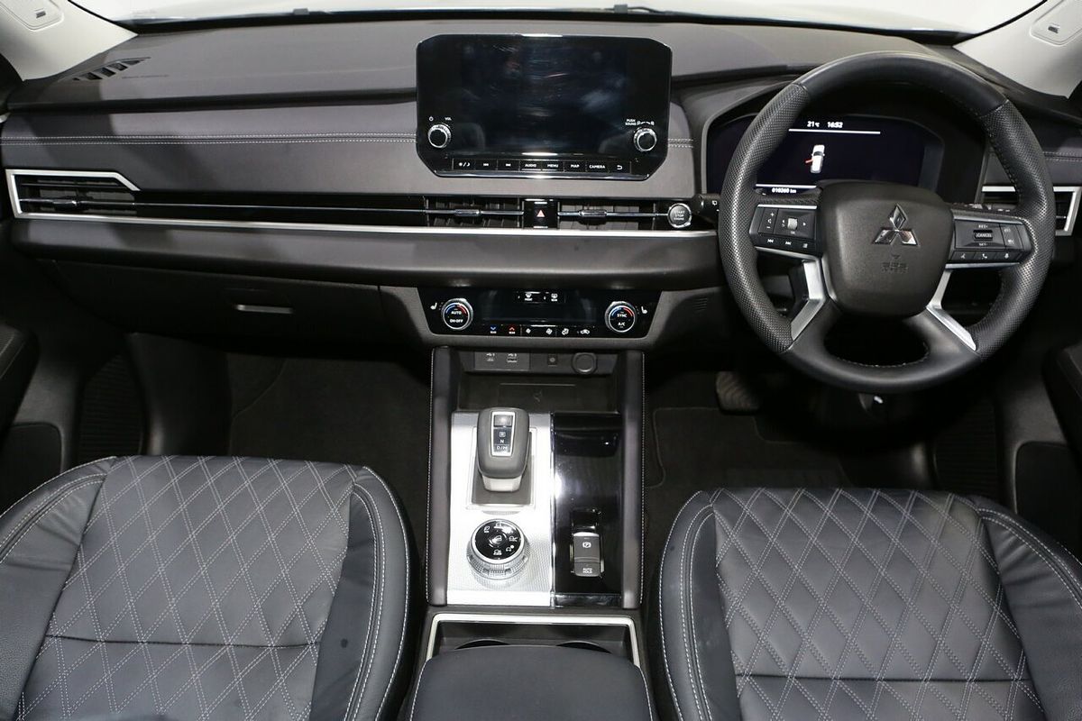 2022 Mitsubishi Outlander Exceed ZM