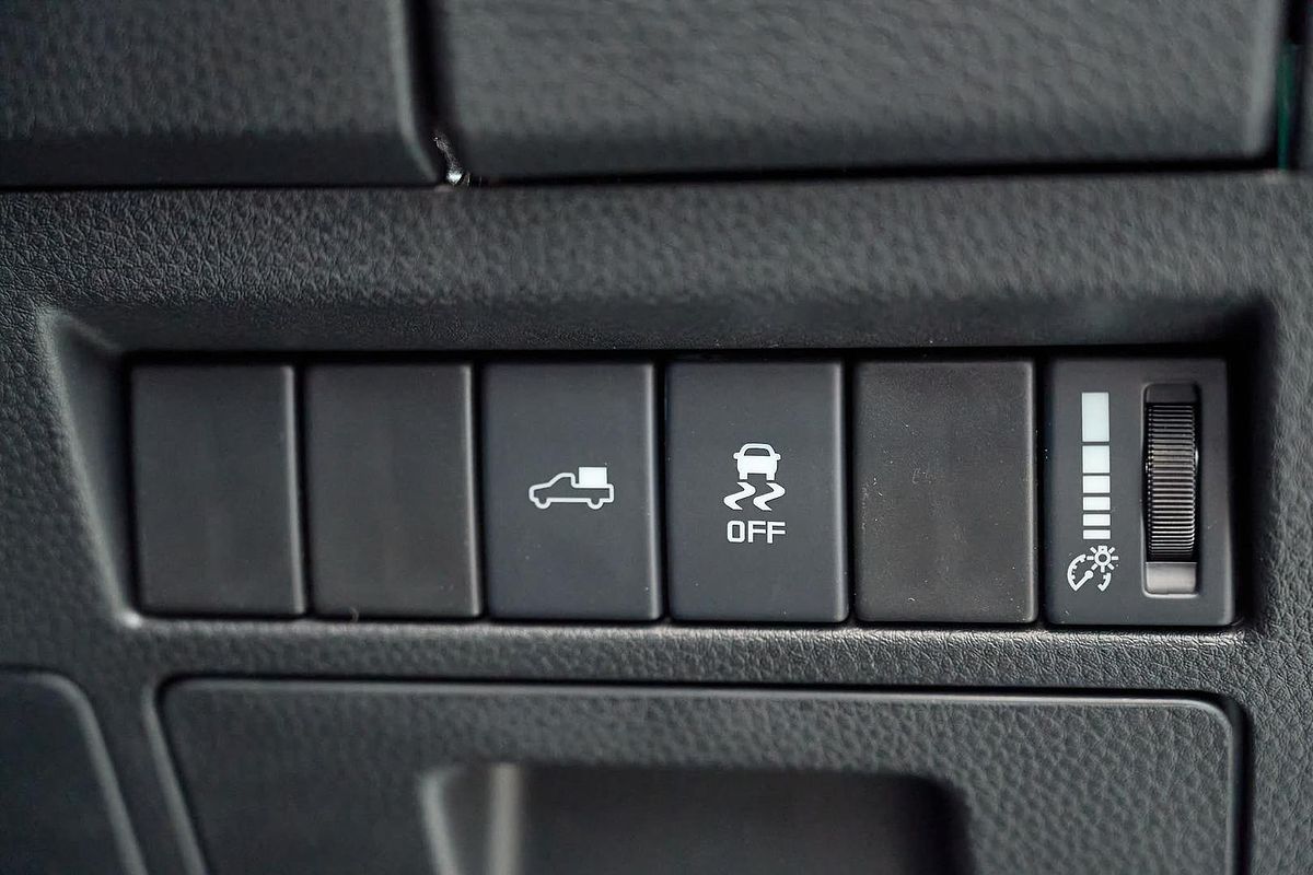 2025 Isuzu D-MAX X-TERRAIN 4X4