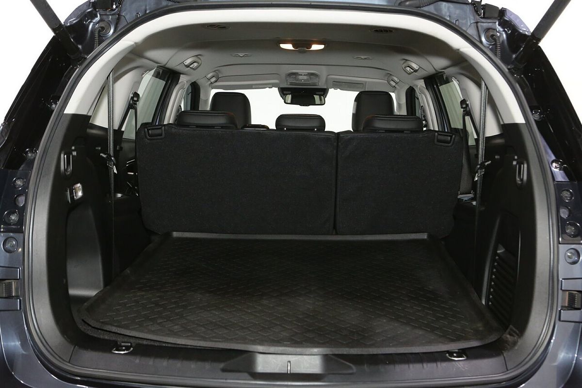 2023 Isuzu MU-X LS-T