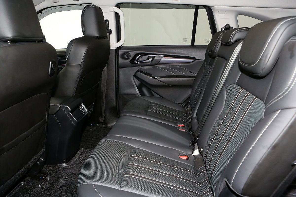 2023 Isuzu MU-X LS-T