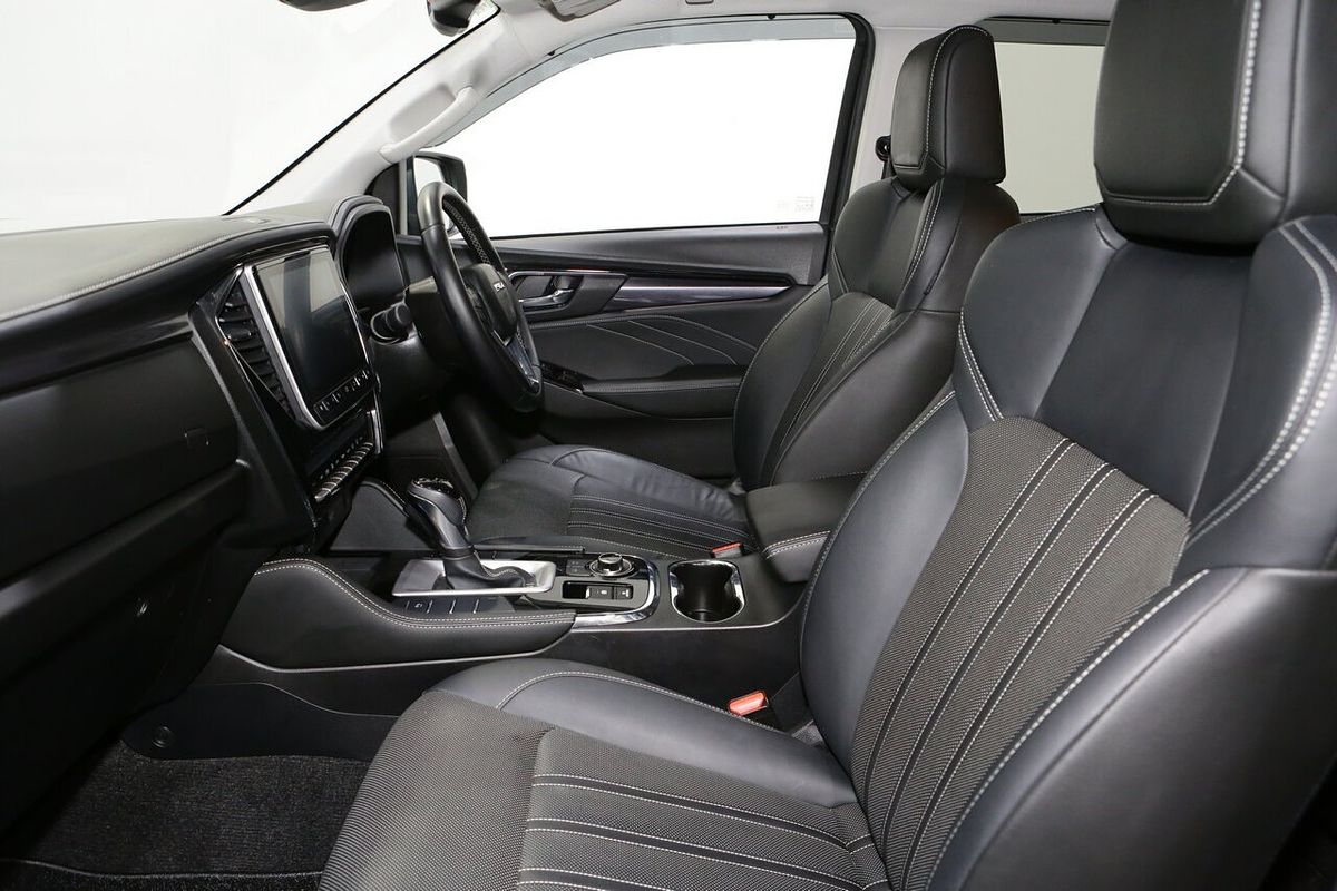2023 Isuzu MU-X LS-T