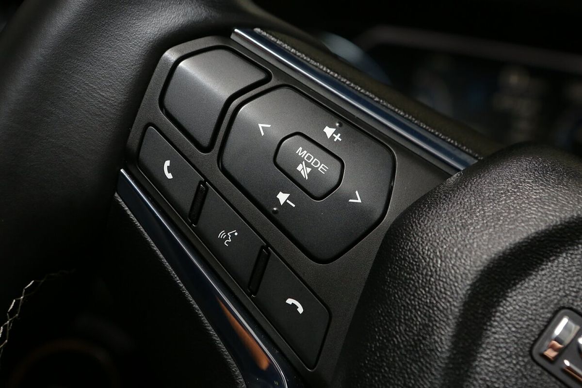 2023 Isuzu MU-X LS-T