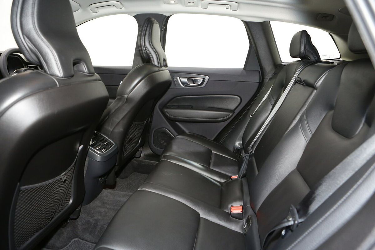2023 Volvo XC60 Ultimate B5 Bright