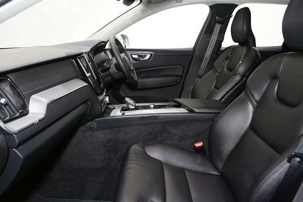 2023 Volvo XC60 Ultimate B5 Bright