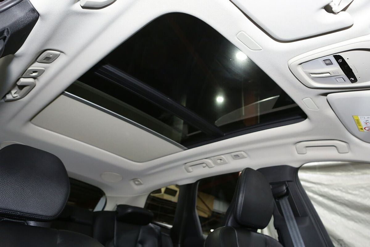 2023 Volvo XC60 Ultimate B5 Bright