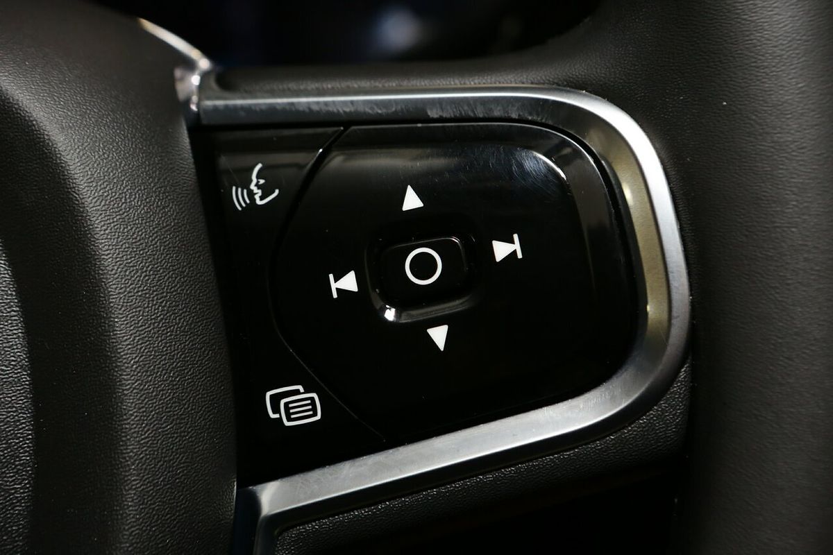 2023 Volvo XC60 Ultimate B5 Bright