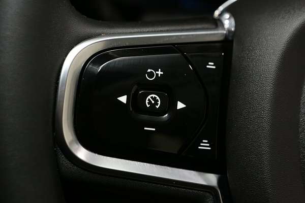 2023 Volvo XC60 Ultimate B5 Bright