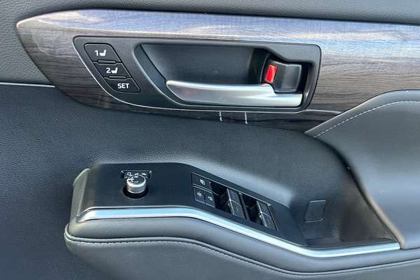 2024 Toyota Kluger Grande AXUH78R