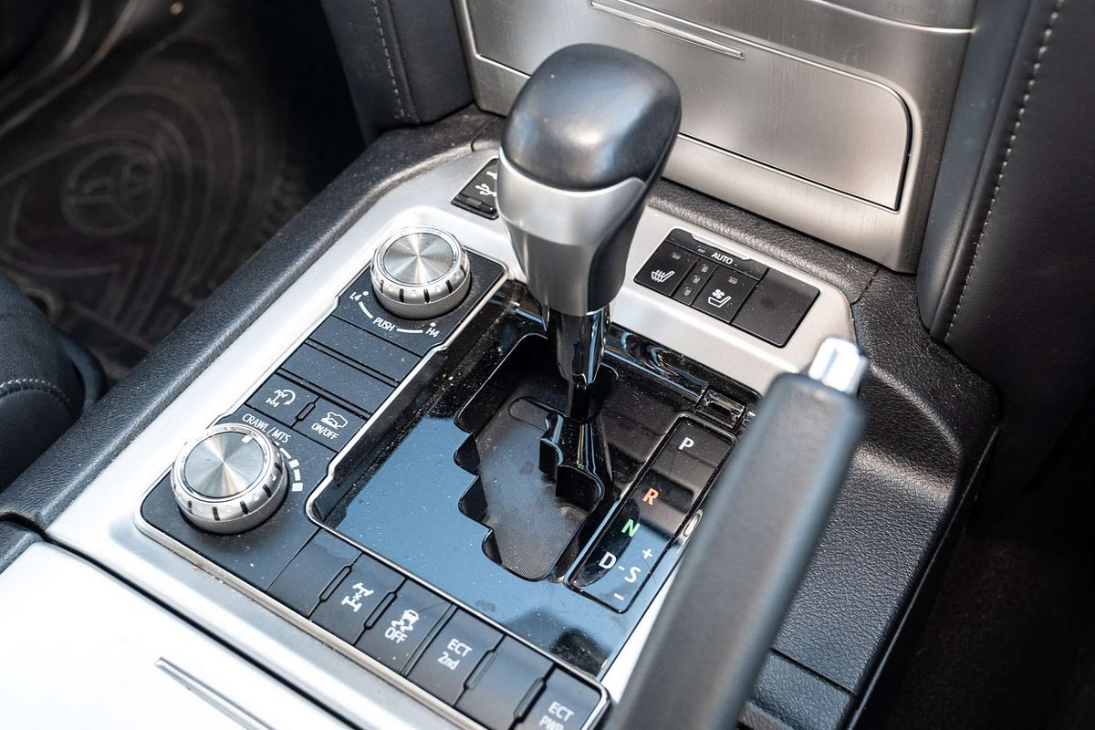 2020 Toyota Landcruiser Sahara VDJ200R