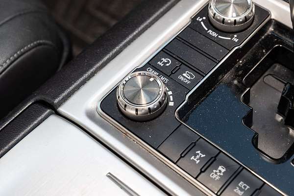 2020 Toyota Landcruiser Sahara VDJ200R