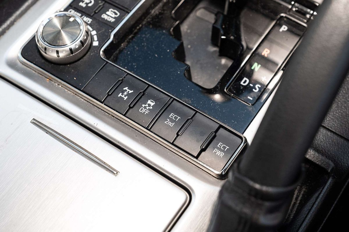 2020 Toyota Landcruiser Sahara VDJ200R