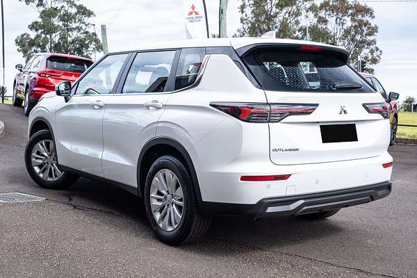2025 Mitsubishi Outlander ES ZM