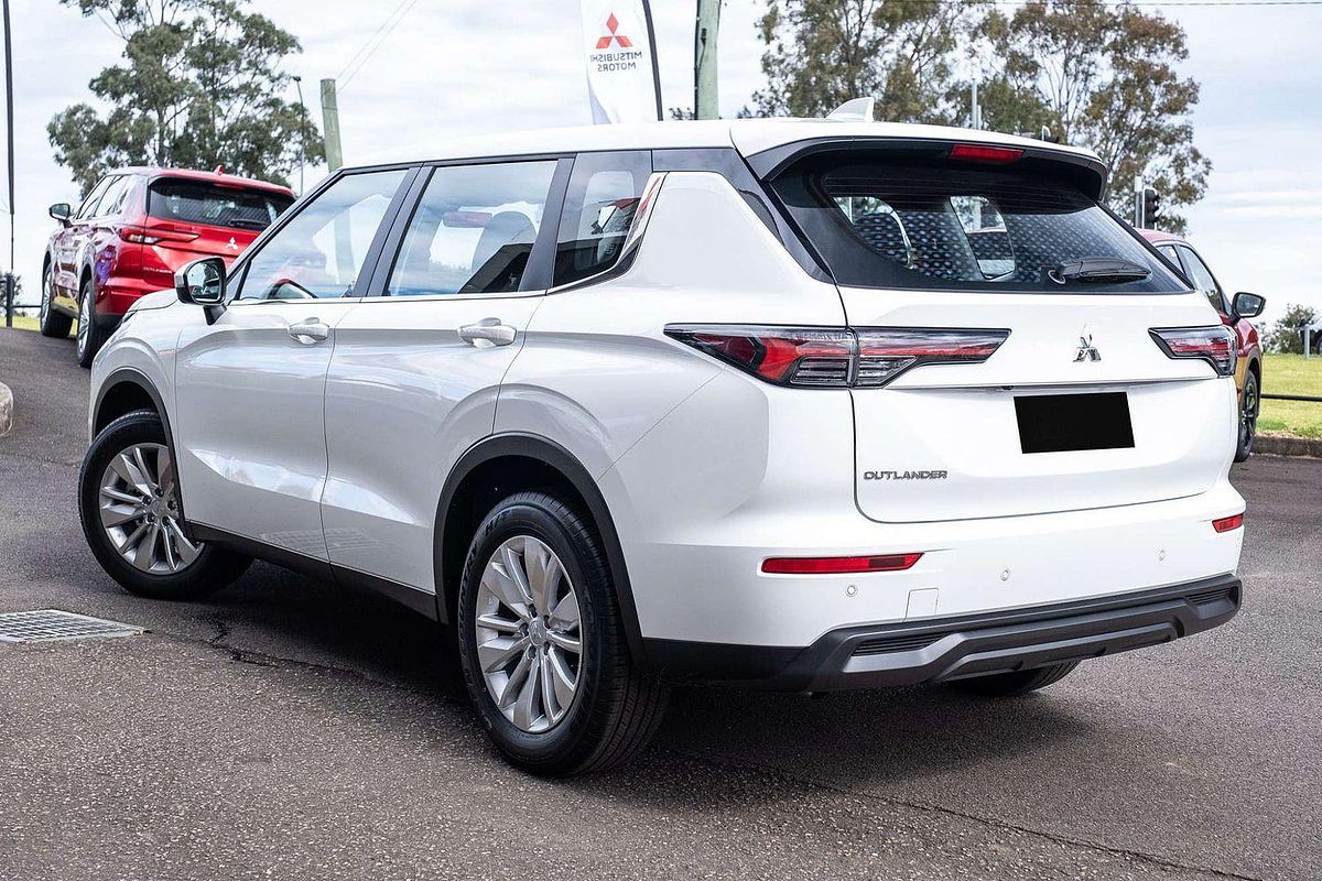 2025 Mitsubishi Outlander ES ZM