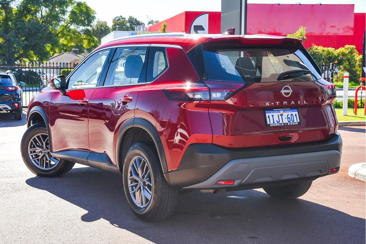 2024 Nissan X-TRAIL ST T33