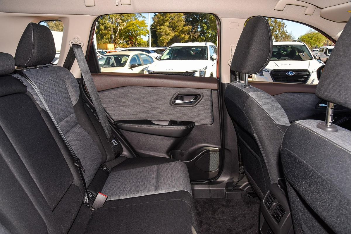2024 Nissan X-TRAIL ST T33