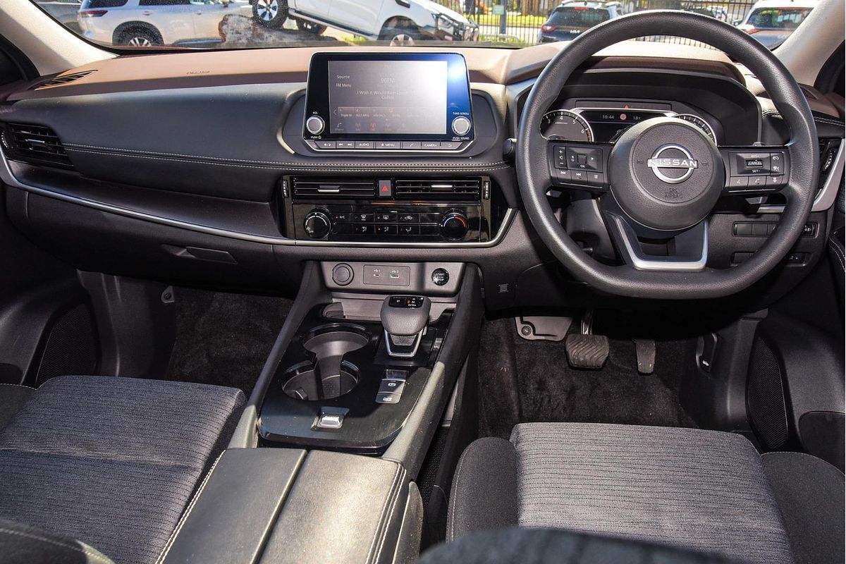 2024 Nissan X-TRAIL ST T33