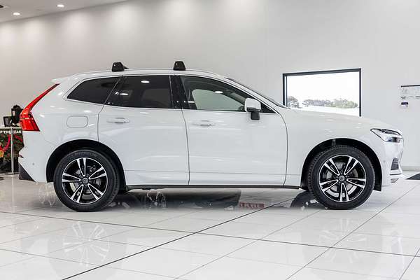 2021 Volvo XC60 T5 Momentum