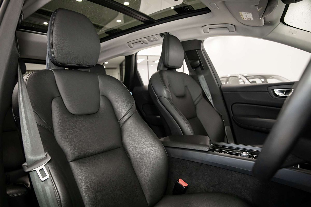 2021 Volvo XC60 T5 Momentum