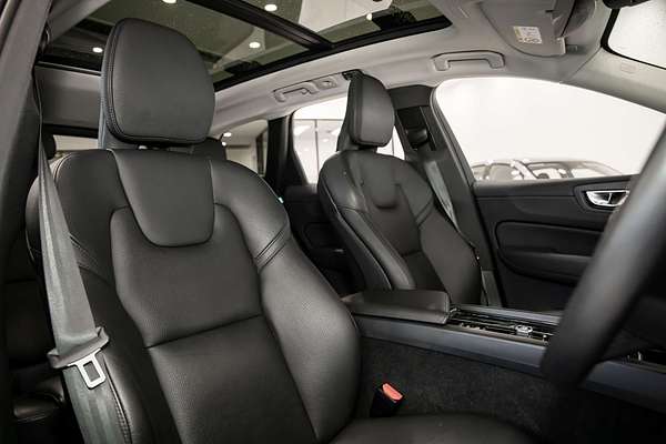 2021 Volvo XC60 T5 Momentum