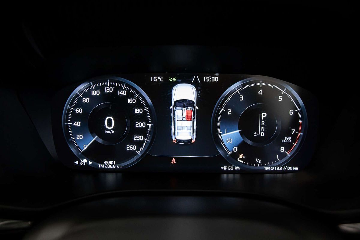 2021 Volvo XC60 T5 Momentum