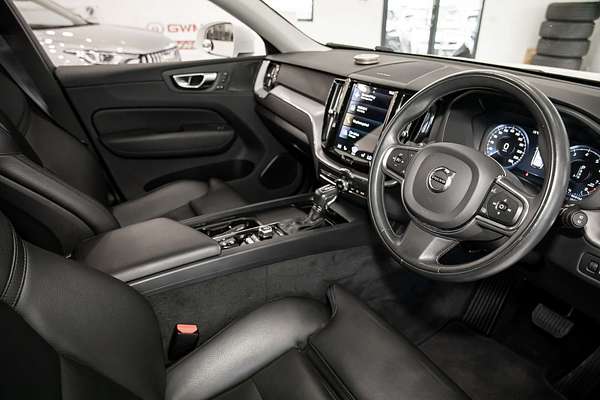 2021 Volvo XC60 T5 Momentum