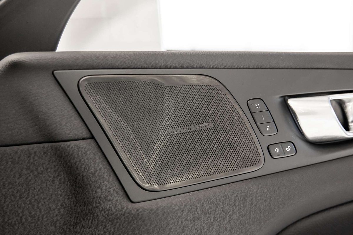 2021 Volvo XC60 T5 Momentum