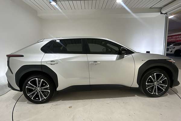 2023 Toyota bZ4X XEAM10R