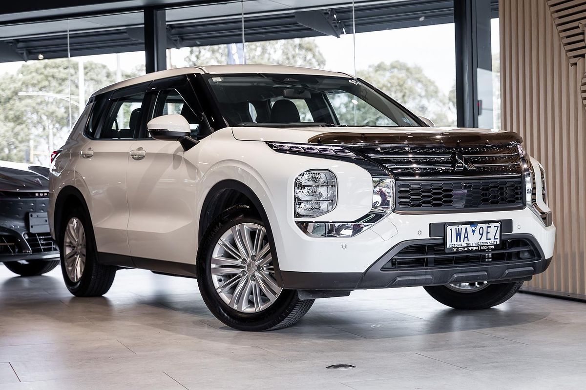 2022 Mitsubishi Outlander ES ZM