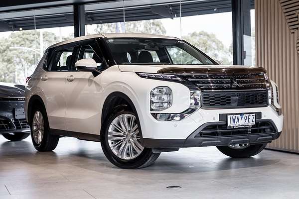 2022 Mitsubishi Outlander ES ZM