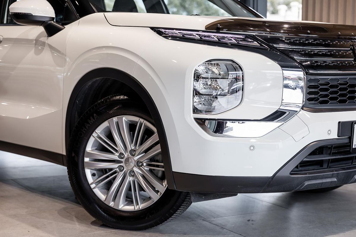 2022 Mitsubishi Outlander ES ZM
