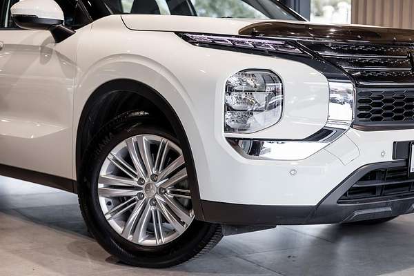 2022 Mitsubishi Outlander ES ZM