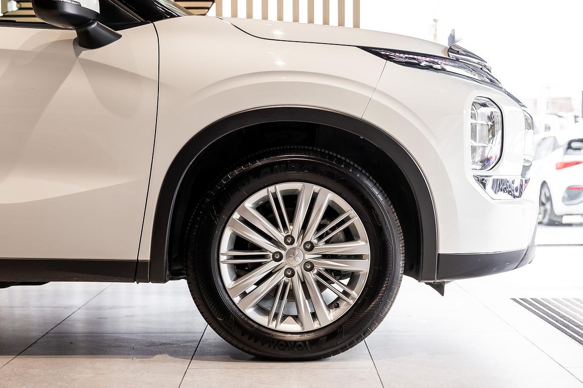 2022 Mitsubishi Outlander ES ZM