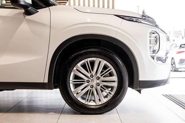 2022 Mitsubishi Outlander ES ZM