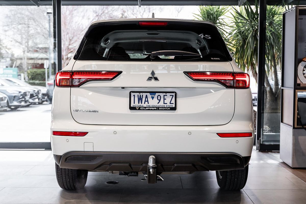 2022 Mitsubishi Outlander ES ZM