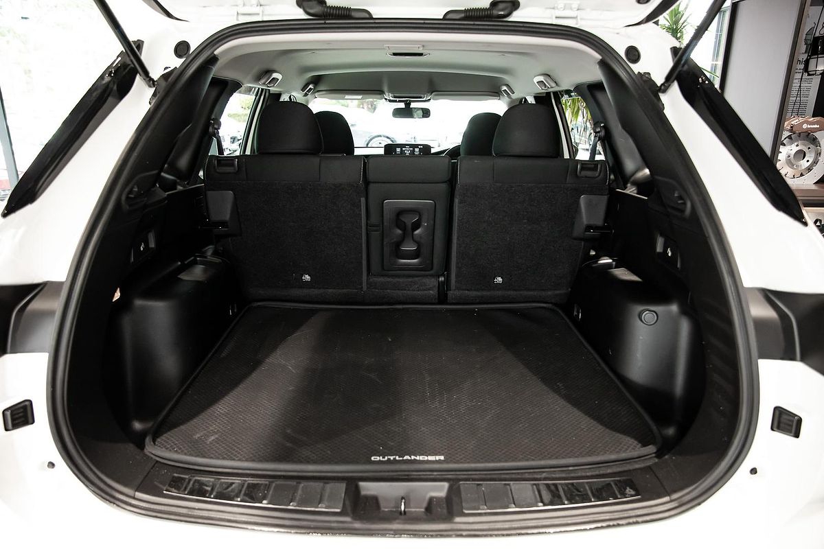 2022 Mitsubishi Outlander ES ZM