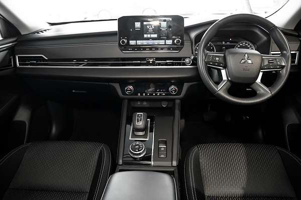 2022 Mitsubishi Outlander ES ZM