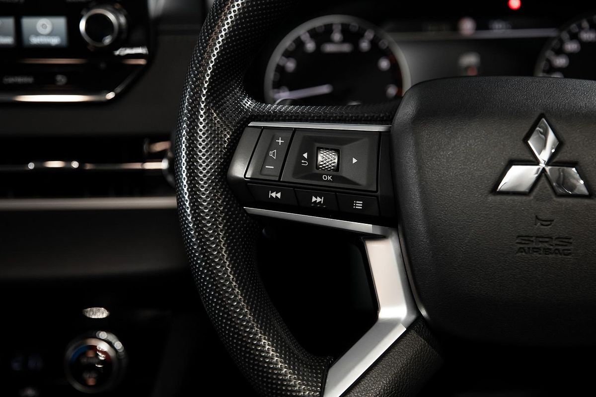 2022 Mitsubishi Outlander ES ZM