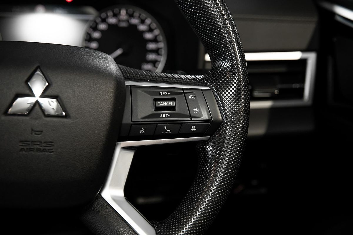 2022 Mitsubishi Outlander ES ZM