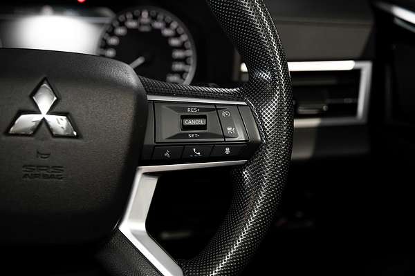 2022 Mitsubishi Outlander ES ZM