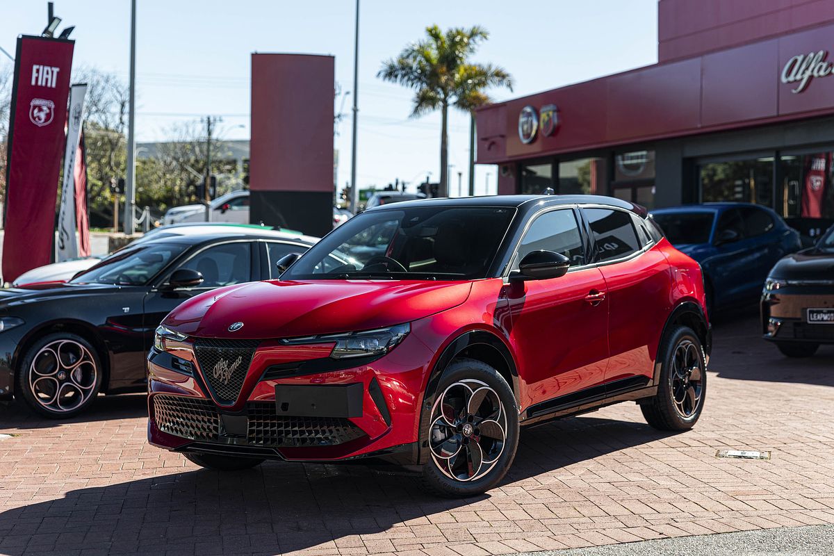 2025 Alfa Romeo Junior Elettrica FWD Series 0