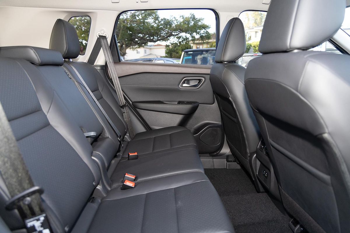 2024 Nissan X-TRAIL ST-L T33