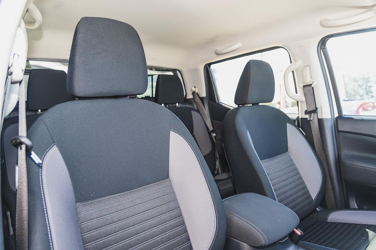 2024 Nissan Navara ST D23 4X4
