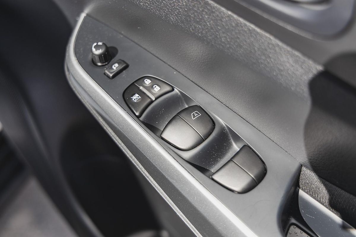 2024 Nissan Navara ST D23 4X4