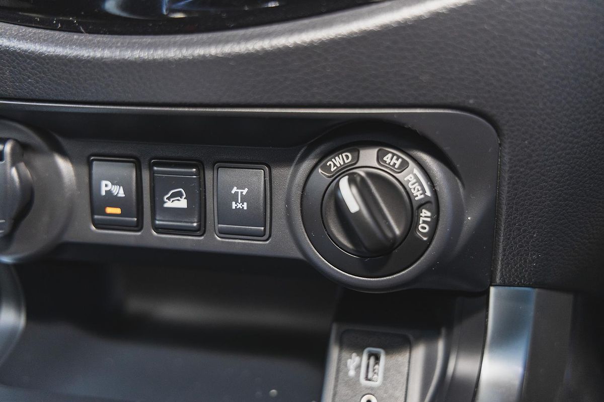 2024 Nissan Navara ST D23 4X4