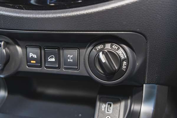 2024 Nissan Navara ST D23 4X4