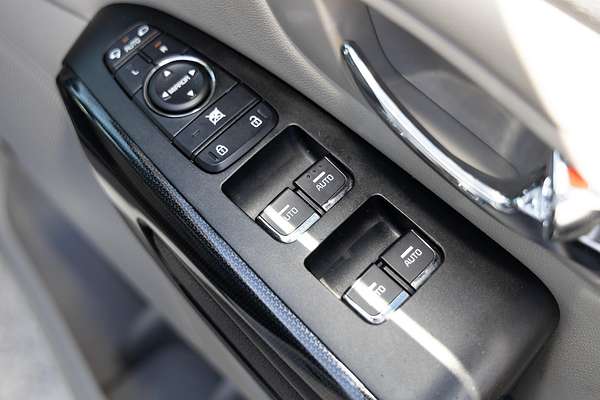 2018 Kia Carnival Si YP